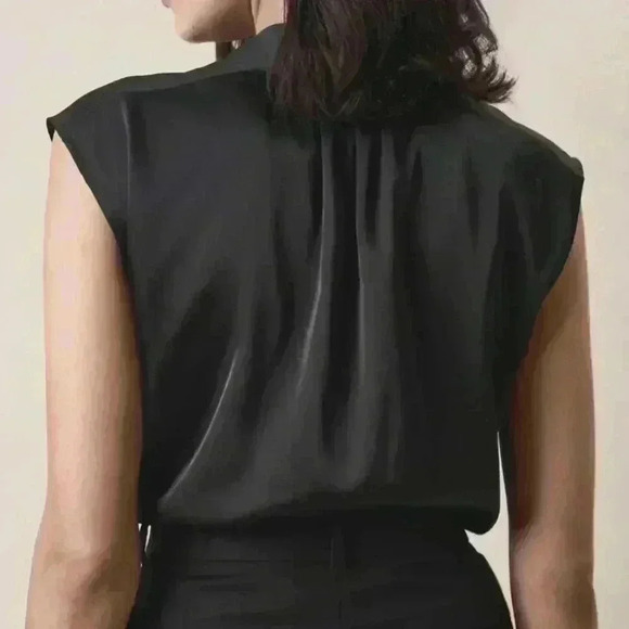 BANANA REPUBLIC COLLARED BLOUSE - Picture 3 of 8